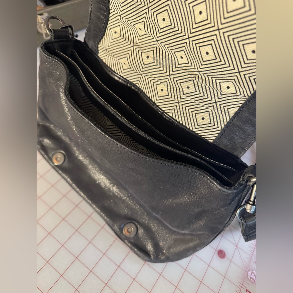 Liebeskind Berlin Crossbody View 4